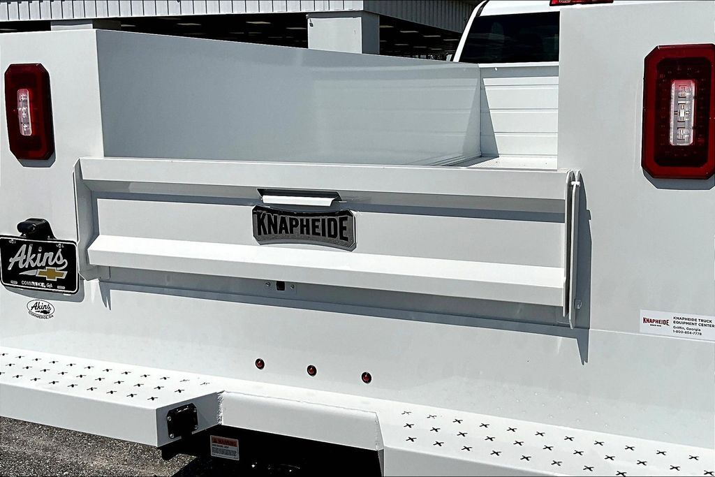 2025 Chevrolet Silverado 3500HD 4WD 11' Service Body Commerce GA