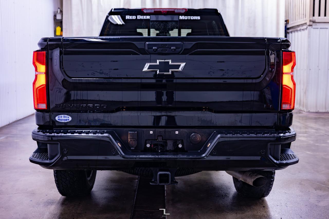2025 Chevrolet Silverado 3500HD 4x4 Crew Cab LT Trail Boss Z71 Leather Nav BCam Red Deer AB