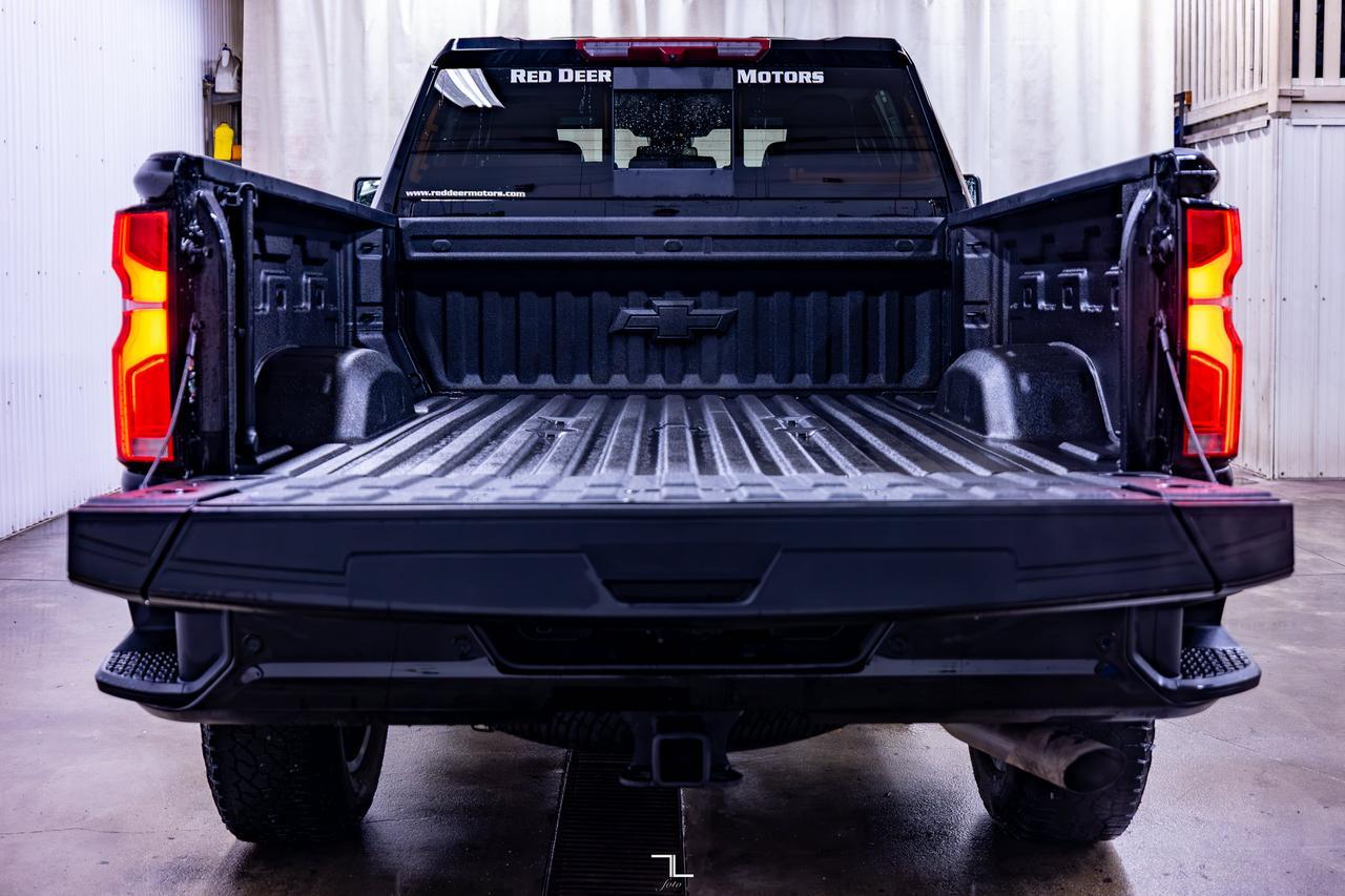 2025 Chevrolet Silverado 3500HD 4x4 Crew Cab LT Trail Boss Z71 Leather Nav BCam Red Deer AB