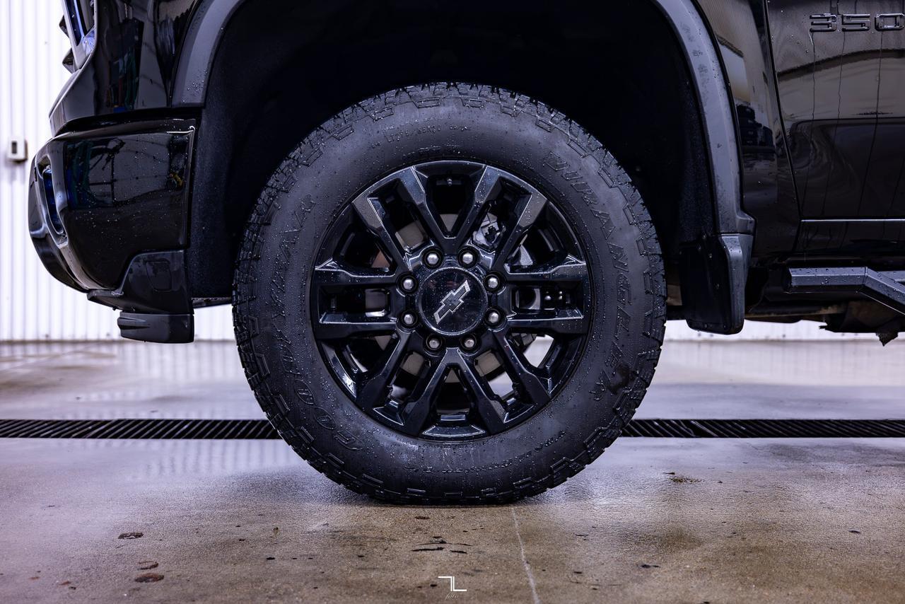 2025 Chevrolet Silverado 3500HD 4x4 Crew Cab LT Trail Boss Z71 Leather Nav BCam Red Deer AB