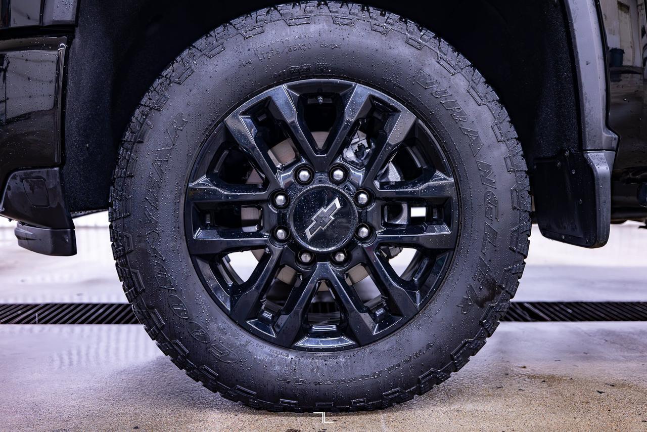 2025 Chevrolet Silverado 3500HD 4x4 Crew Cab LT Trail Boss Z71 Leather Nav BCam Red Deer AB