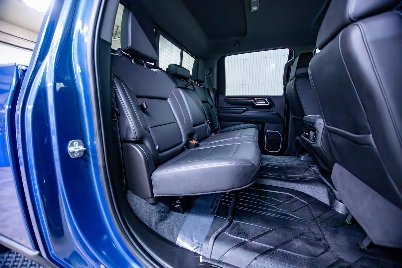 2025 Chevrolet Silverado 3500HD 4x4 Crew Cab LT True North Z71 Diesel Leather Nav Red Deer AB