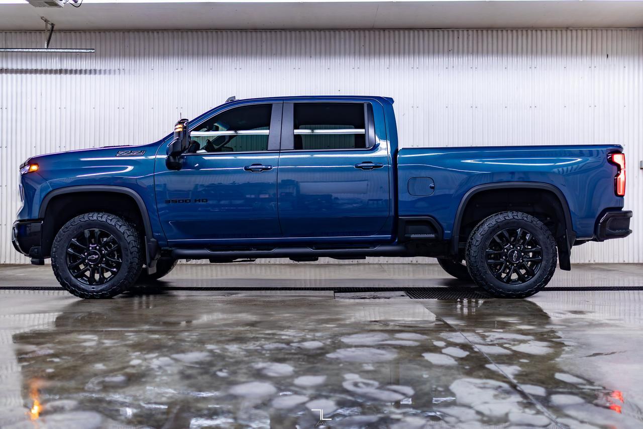 2025 Chevrolet Silverado 3500HD 4x4 Crew Cab LT True North Z71 Diesel Leather Nav Red Deer AB