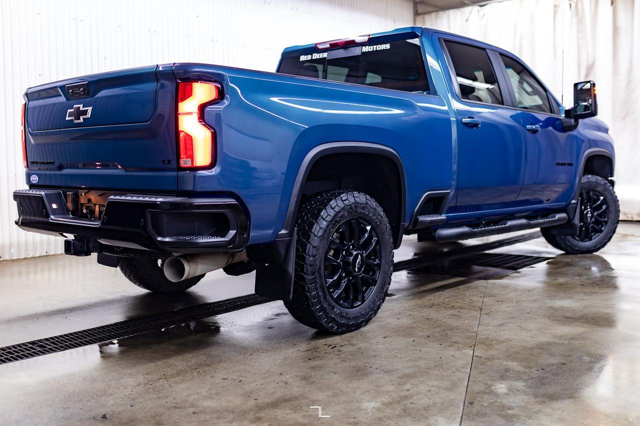 2025 Chevrolet Silverado 3500HD 4x4 Crew Cab LT True North Z71 Diesel Leather Nav Red Deer AB