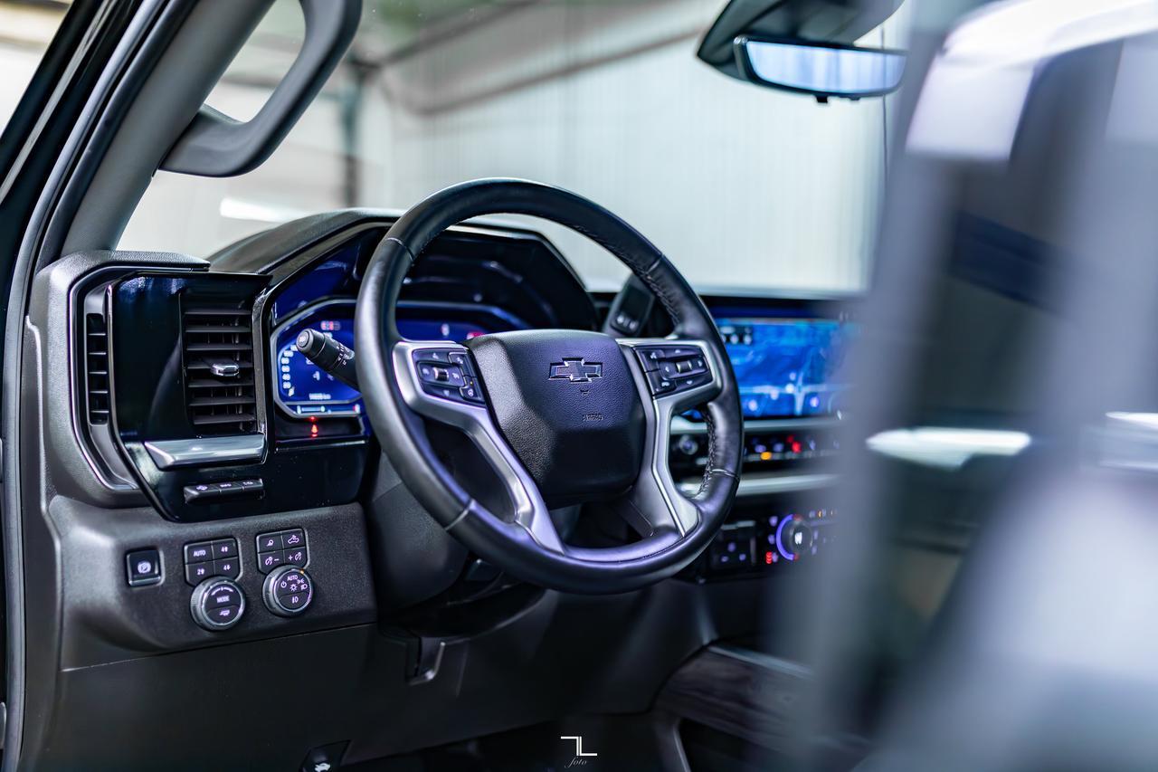 2025 Chevrolet Silverado 3500HD 4x4 Crew Cab LTZ Z71 Diesel Leather Roof Nav Red Deer AB