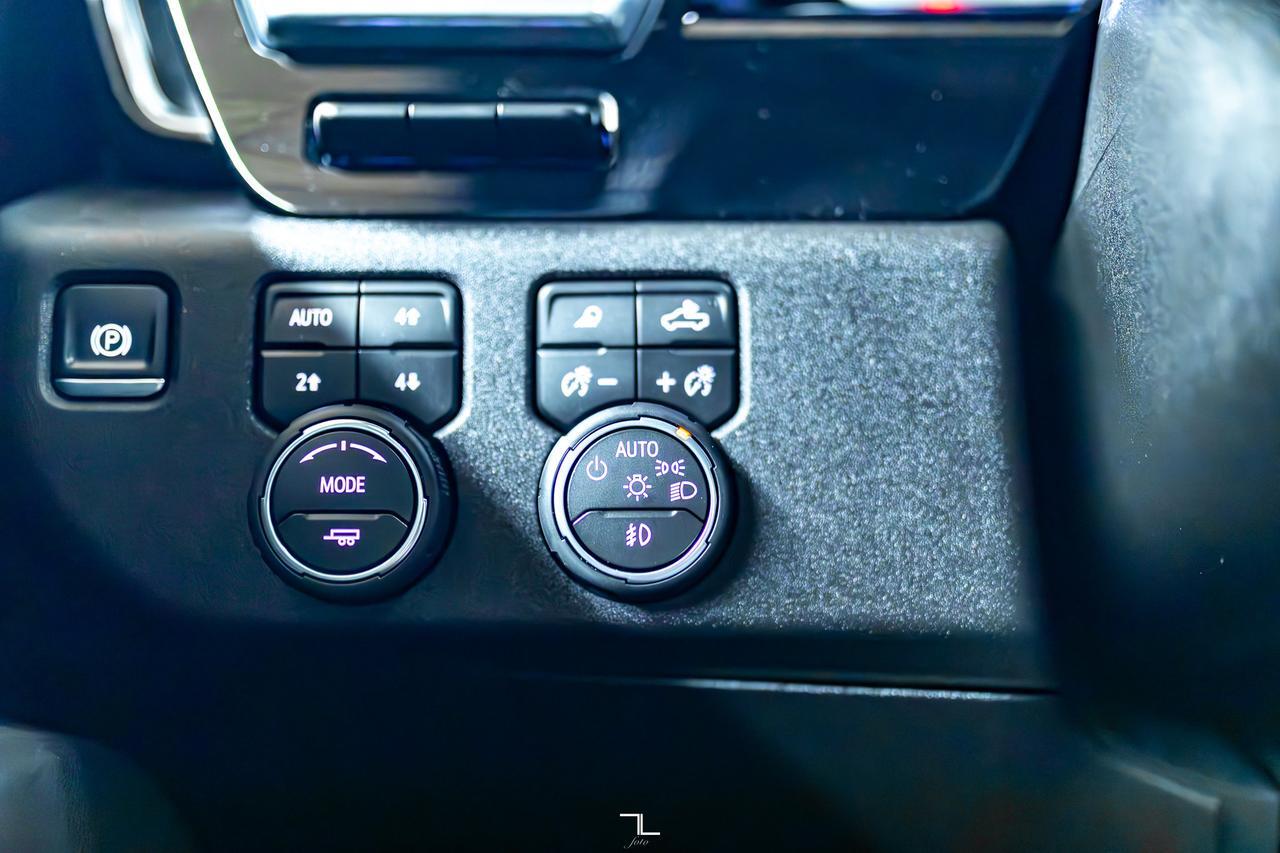 2025 Chevrolet Silverado 3500HD 4x4 Crew Cab LTZ Z71 Diesel Leather Roof Nav Red Deer AB