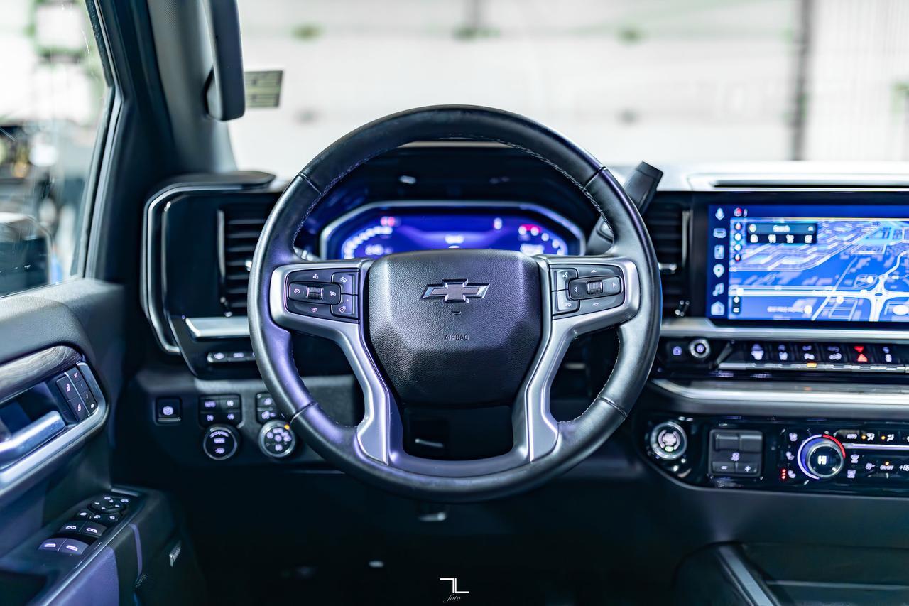 2025 Chevrolet Silverado 3500HD 4x4 Crew Cab LTZ Z71 Diesel Leather Roof Nav Red Deer AB