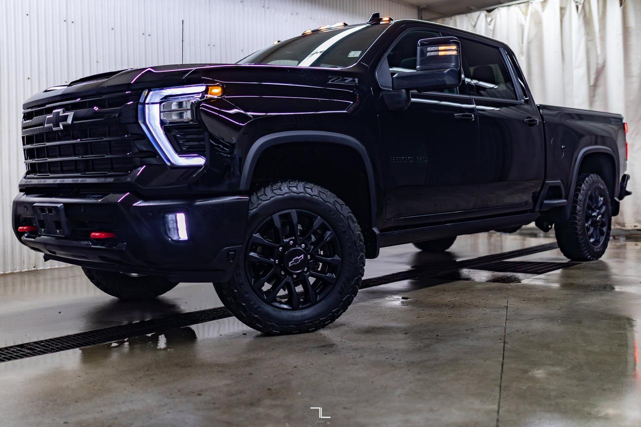 2025 Chevrolet Silverado 3500HD 4x4 Crew Cab LTZ Z71 Diesel Leather Roof Nav Red Deer AB