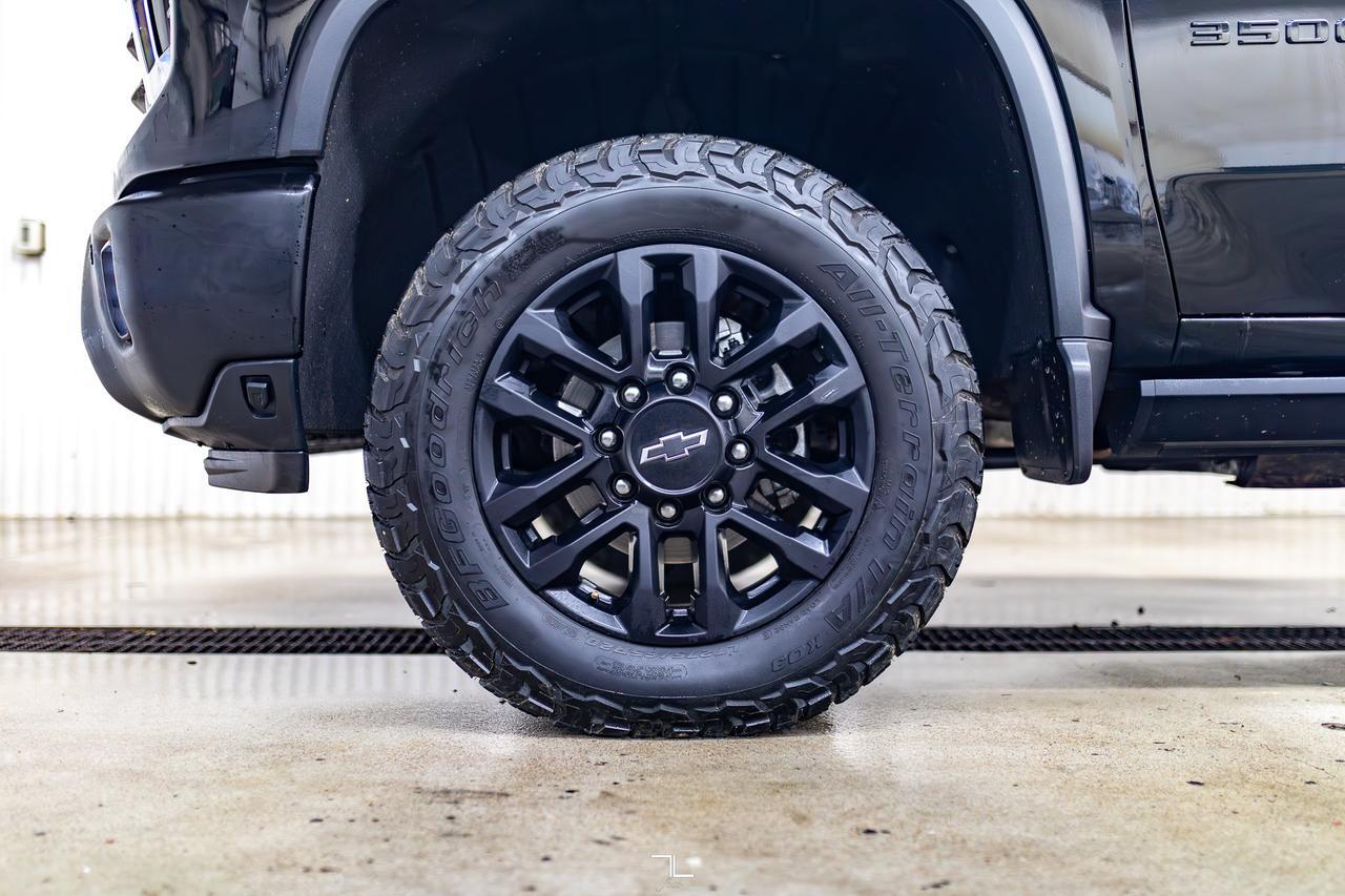 2025 Chevrolet Silverado 3500HD 4x4 Crew Cab LTZ Z71 Diesel Leather Roof Nav Red Deer AB