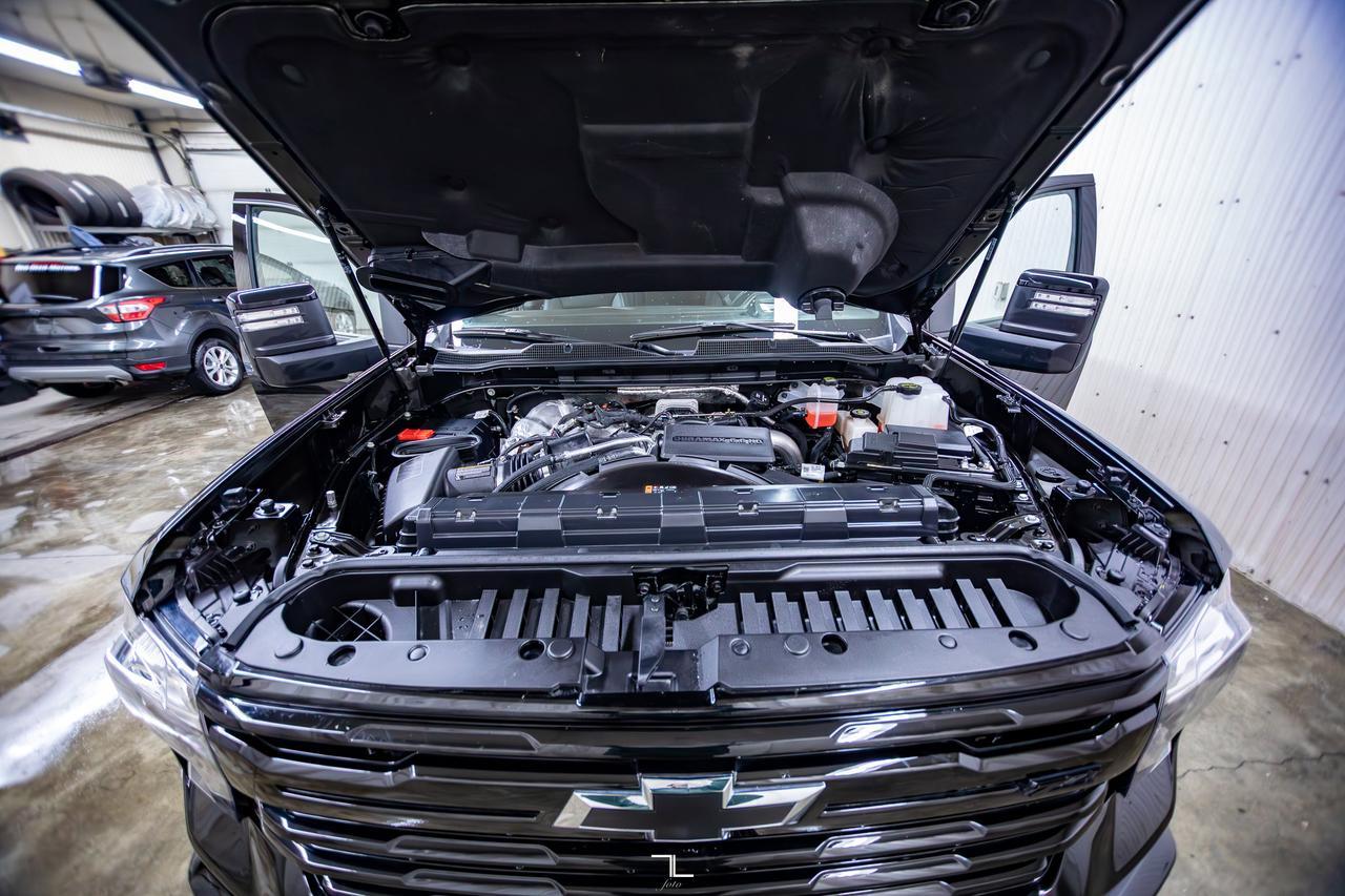 2025 Chevrolet Silverado 3500HD 4x4 Crew Cab LTZ Z71 Diesel Leather Roof Nav Red Deer AB