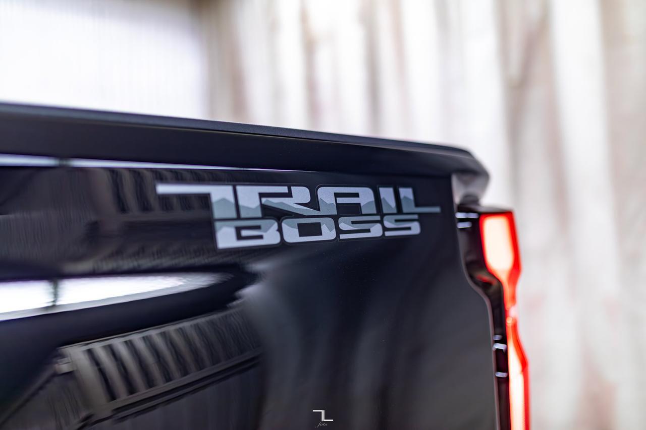 2025 Chevrolet Silverado 3500HD 4x4 Crew Cab LTZ Z71 Diesel Leather Roof Nav Red Deer AB