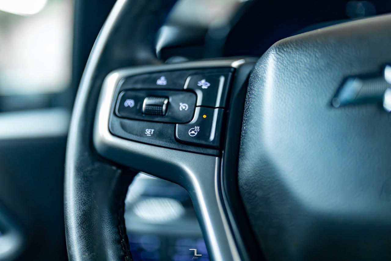 2025 Chevrolet Silverado 3500HD 4x4 Crew Cab LTZ Z71 Diesel Leather Roof Nav Red Deer AB