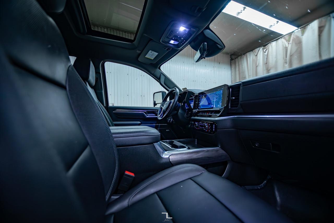 2025 Chevrolet Silverado 3500HD 4x4 Crew Cab LTZ Z71 Diesel Leather Roof Nav Red Deer AB