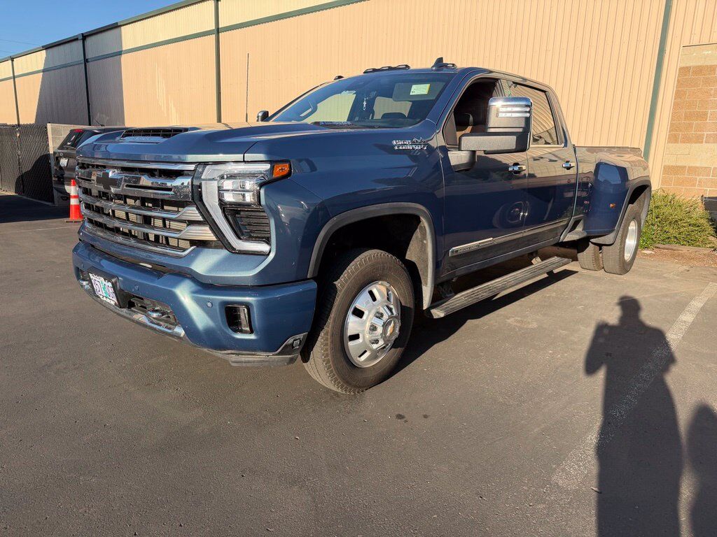 2025 Chevrolet Silverado 3500HD High Country