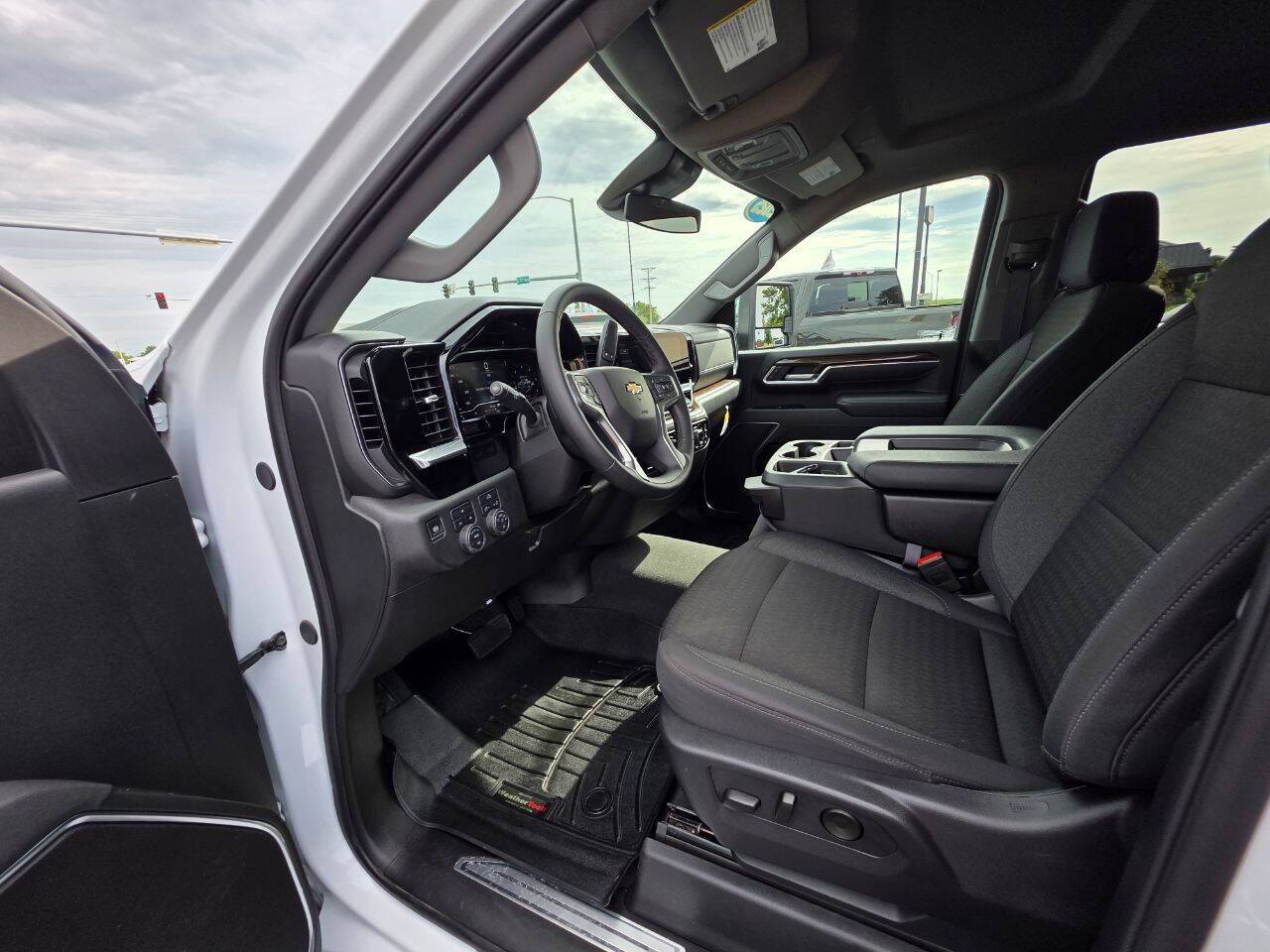 2025 Chevrolet Silverado 3500HD LT 4x4 4dr Crew Cab LB DRW Eldridge IA