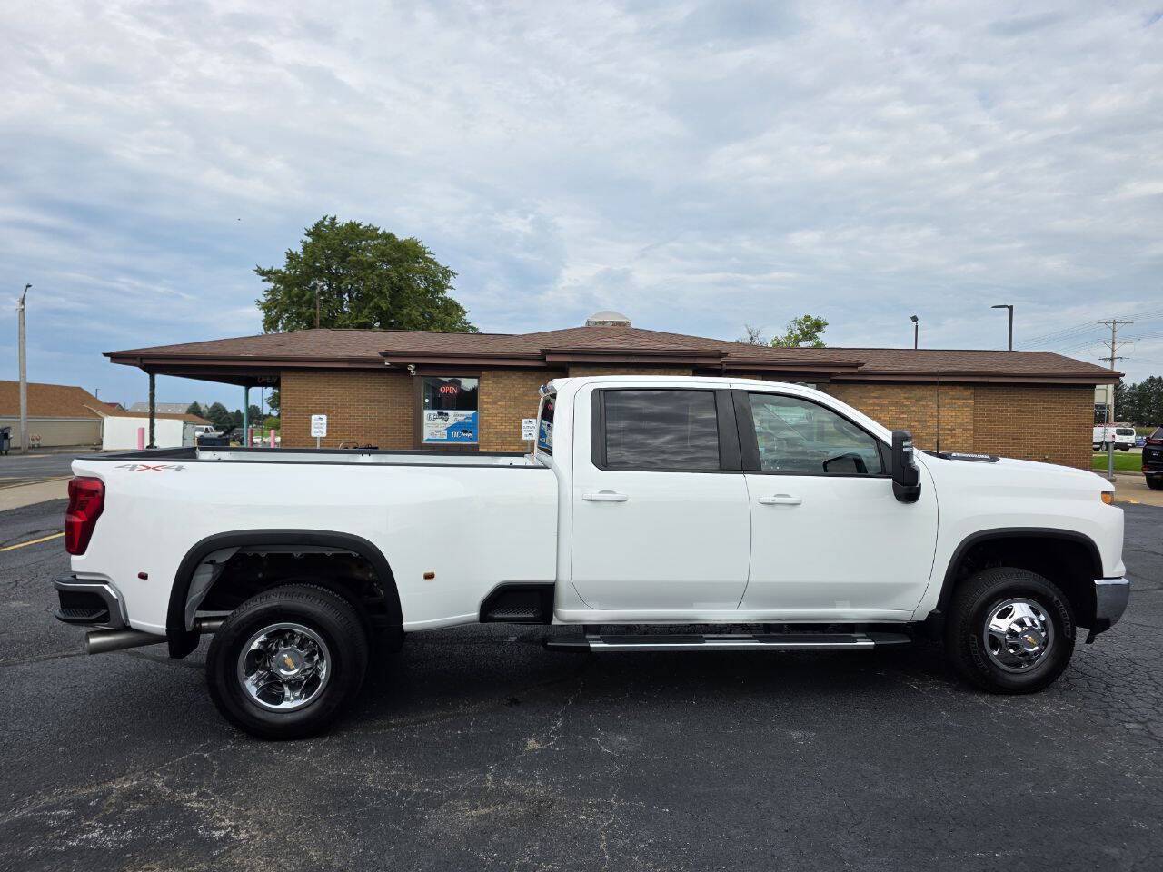 2025 Chevrolet Silverado 3500HD LT 4x4 4dr Crew Cab LB DRW Eldridge IA