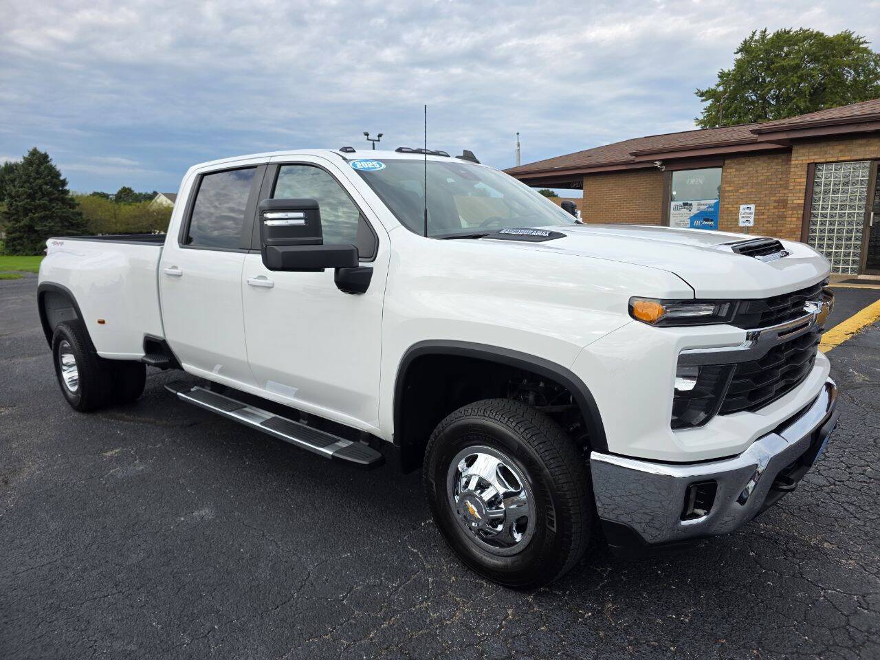 2025 Chevrolet Silverado 3500HD LT 4x4 4dr Crew Cab LB DRW Eldridge IA