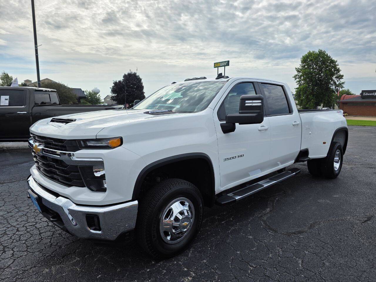2025 Chevrolet Silverado 3500HD LT 4x4 4dr Crew Cab LB DRW Eldridge IA