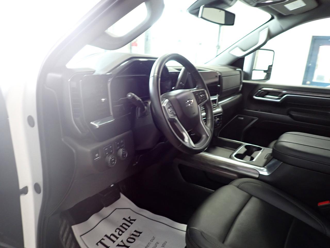 2025 Chevrolet Silverado 3500HD LTZ 4WD CREW CAB 6'8 BOX LEATHER NAVI  *DIESEL* TRAILBOSS Z71 Listowel ON