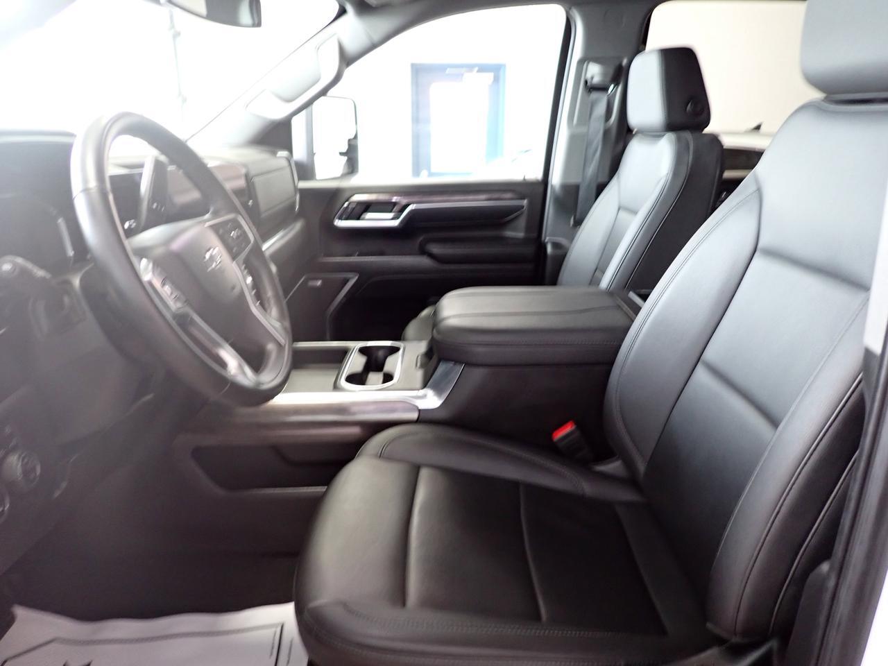 2025 Chevrolet Silverado 3500HD LTZ 4WD CREW CAB 6'8 BOX LEATHER NAVI  *DIESEL* TRAILBOSS Z71 Listowel ON