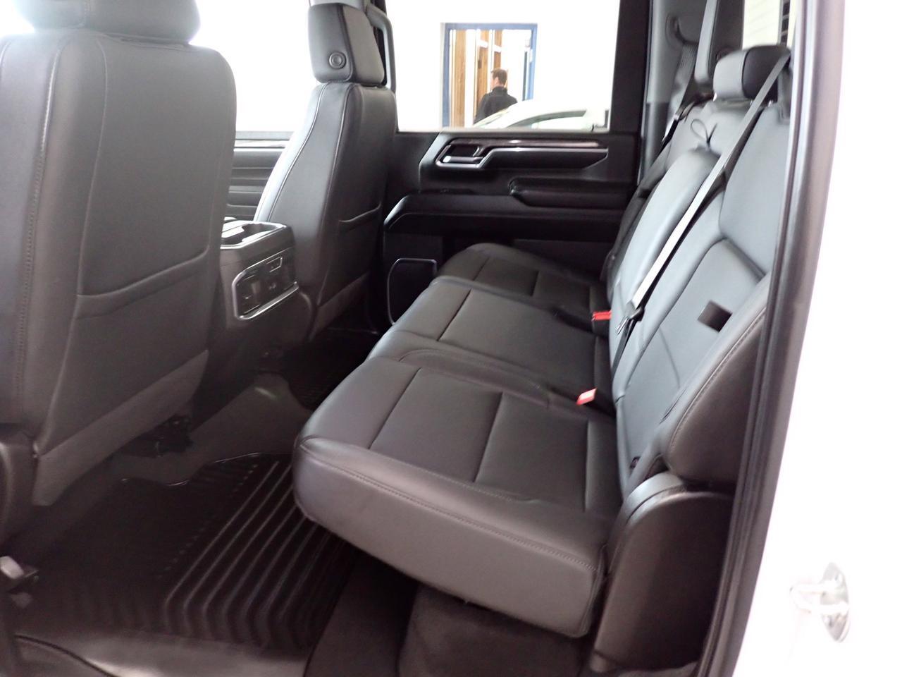 2025 Chevrolet Silverado 3500HD LTZ 4WD CREW CAB 6'8 BOX LEATHER NAVI  *DIESEL* TRAILBOSS Z71 Listowel ON