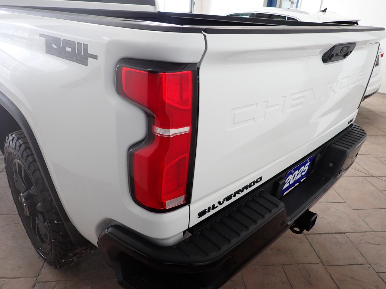 2025 Chevrolet Silverado 3500HD LTZ 4WD CREW CAB LEATHER NAVI  *DIESEL* TRAILBOSS Z71 Listowel ON