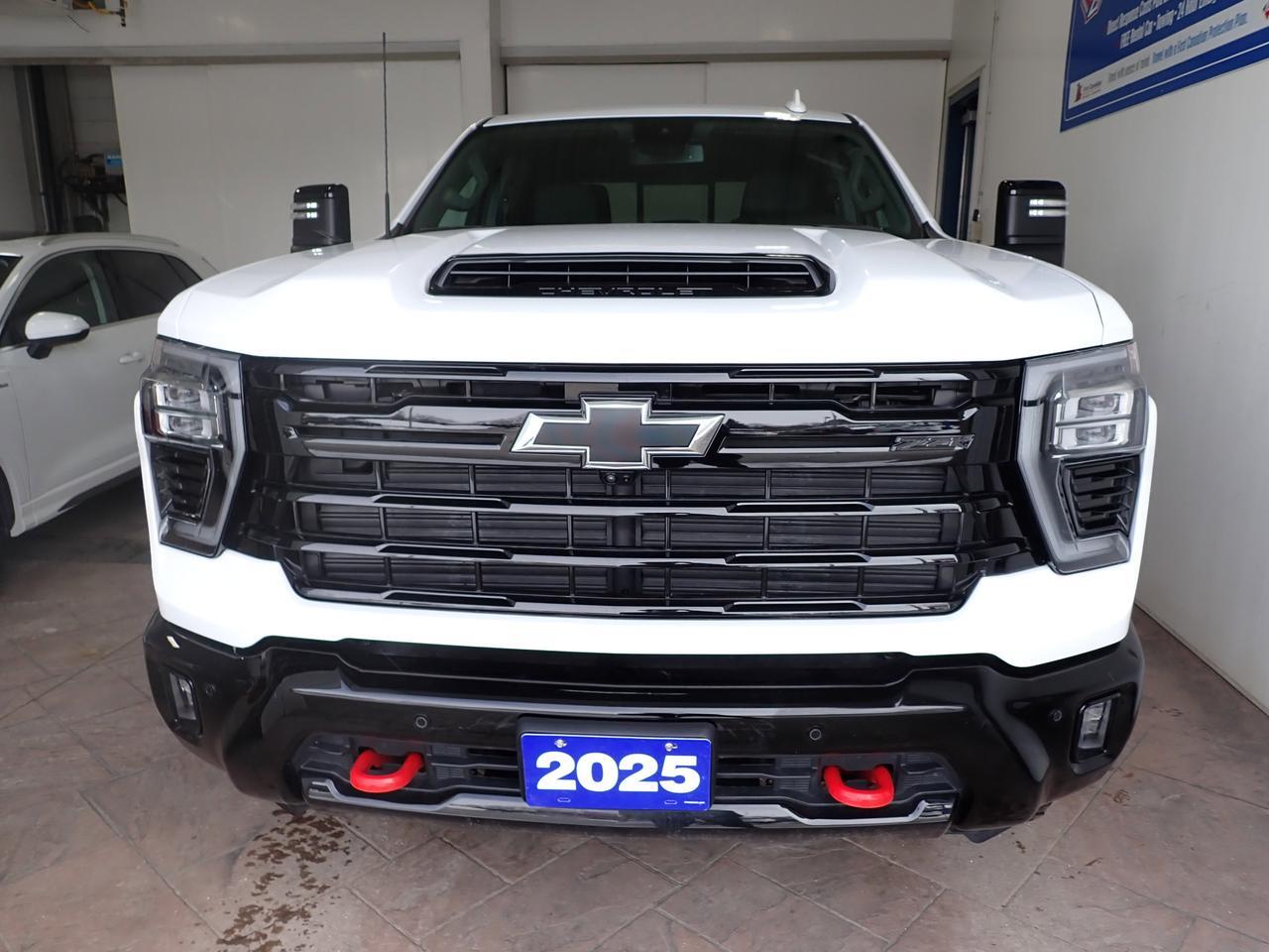 2025 Chevrolet Silverado 3500HD LTZ 4WD CREW CAB LEATHER NAVI  *DIESEL* TRAILBOSS Z71 Listowel ON