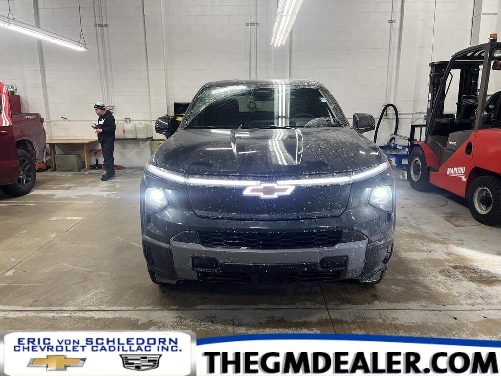 2025 Chevrolet Silverado EV LT Extended Range e4WD w/AdptvCrz Spray-OnBedliner HD-SrrndVsn Milwaukee WI