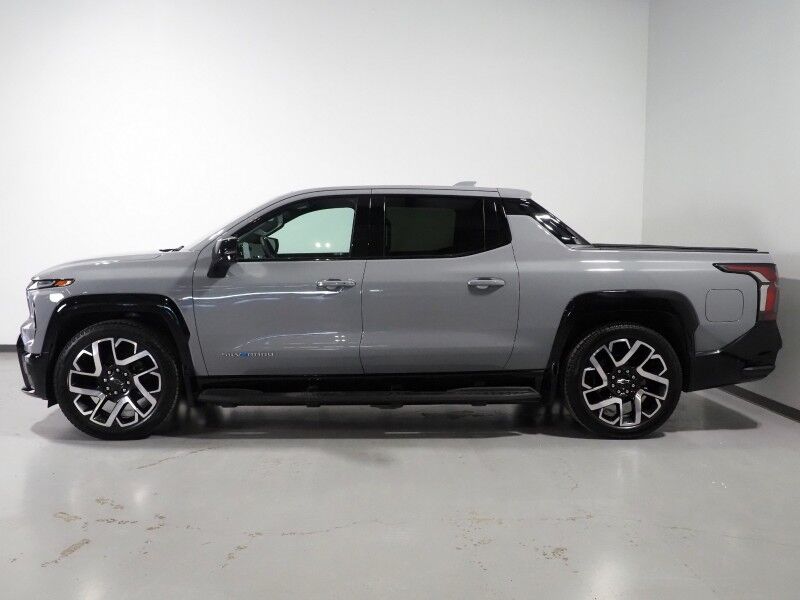 2025 Chevrolet Silverado EV RST Max Range e4WD *HEADS-UP DISPLAY, NAVIGATION, SUPER CRUISE, SAFETY ALERTS, 360 VIEW CAMERAS, PANORAMA GLASS ROOF, CLIMATE SEATS, HEATED STEERING, 4-WHEEL STEER, 24 INCH WHEELS, WIRELESS CHARGING Round Rock TX