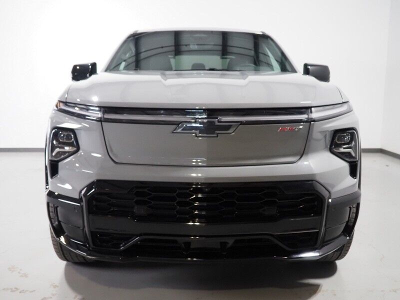 2025 Chevrolet Silverado EV RST Max Range e4WD *HEADS-UP DISPLAY, NAVIGATION, SUPER CRUISE, SAFETY ALERTS, 360 VIEW CAMERAS, PANORAMA GLASS ROOF, CLIMATE SEATS, HEATED STEERING, 4-WHEEL STEER, 24 INCH WHEELS, WIRELESS CHARGING Round Rock TX