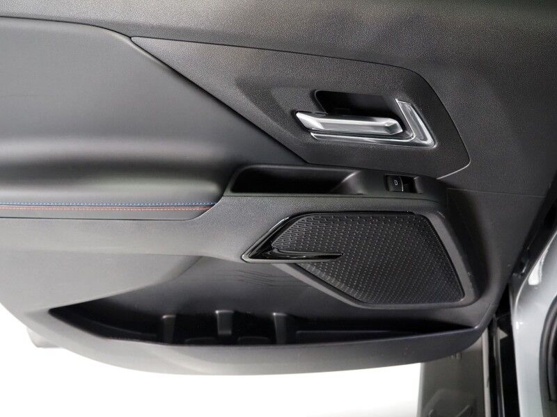 2025 Chevrolet Silverado EV RST Max Range e4WD *HEADS-UP DISPLAY, NAVIGATION, SUPER CRUISE, SAFETY ALERTS, 360 VIEW CAMERAS, PANORAMA GLASS ROOF, CLIMATE SEATS, HEATED STEERING, 4-WHEEL STEER, 24 INCH WHEELS, WIRELESS CHARGING Round Rock TX