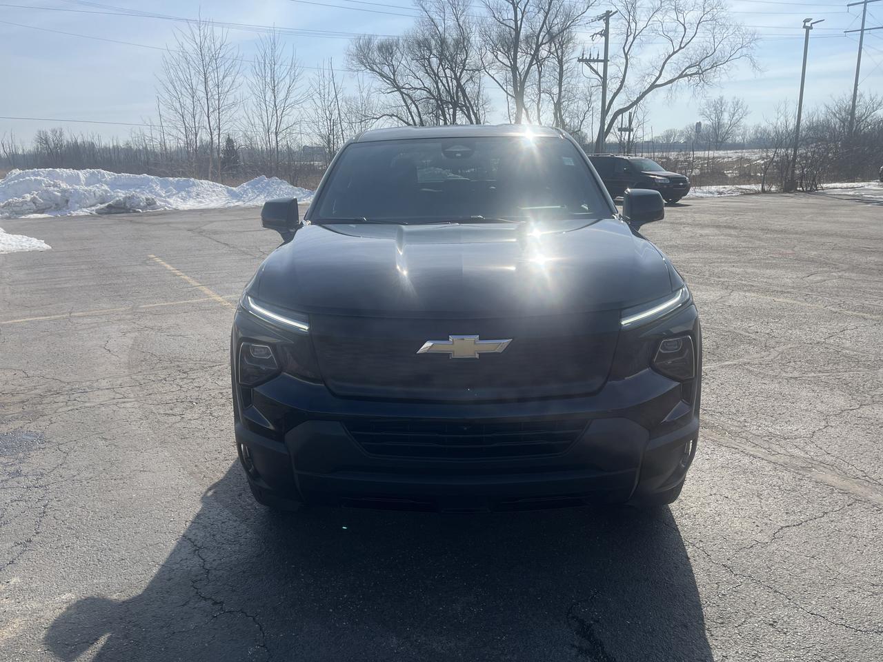 2025 Chevrolet Silverado EV Work Truck Max Range e4WD w/Dual-LevelChargeCord Spray-OnBedliner AssistSteps