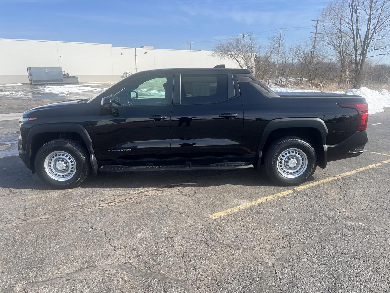2025 Chevrolet Silverado EV Work Truck Max Range e4WD w/Dual-LevelChargeCord Spray-OnBedliner AssistSteps