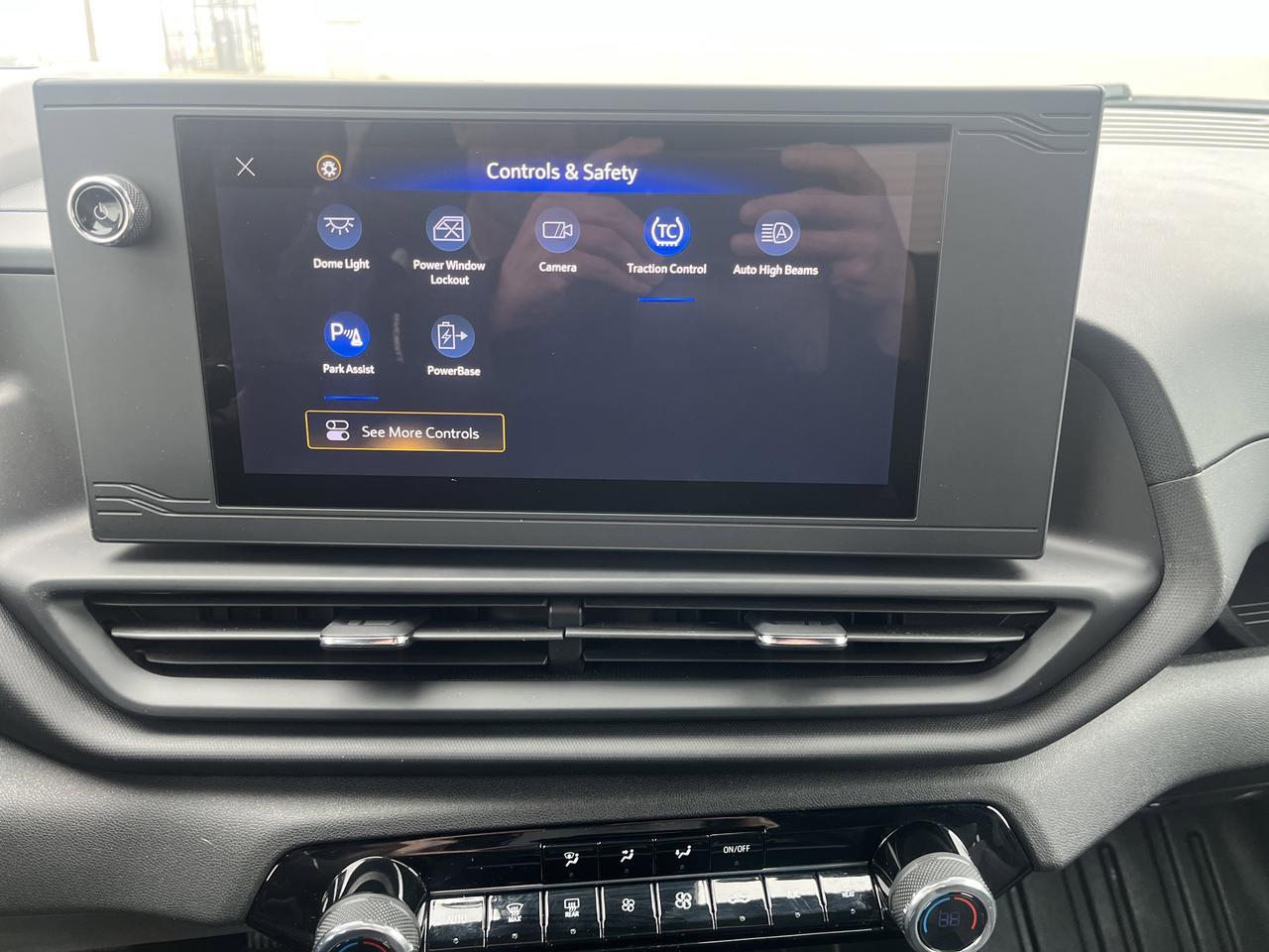 2025 Chevrolet Silverado EV Work Truck Max Range e4WD w/Dual-LevelChargeCord Spray-OnBedliner SoftRollUpTonneauCover AssistSteps Saukville WI