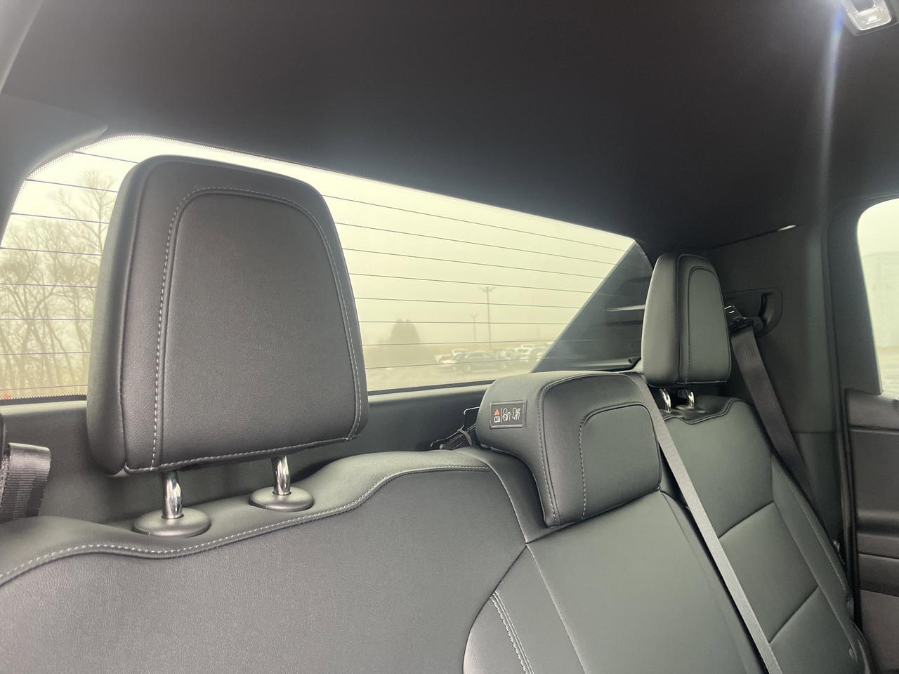 2025 Chevrolet Silverado EV Work Truck Max Range e4WD w/Dual-LevelChargeCord Spray-OnBedliner SoftRollUpTonneauCover AssistSteps Saukville WI