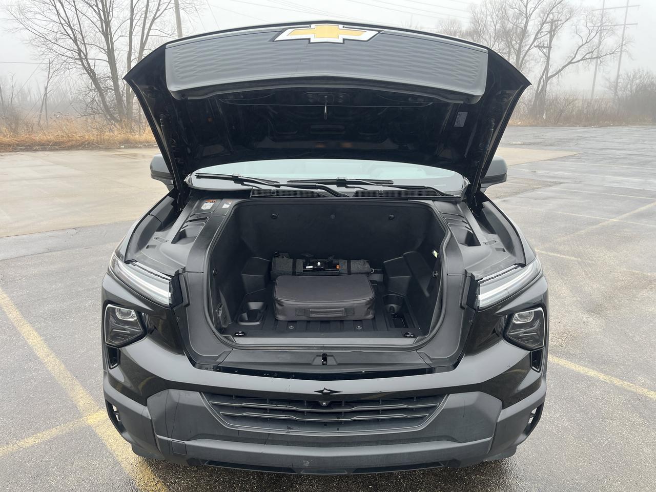 2025 Chevrolet Silverado EV Work Truck Max Range e4WD w/Dual-LevelChargeCord Spray-OnBedliner SoftRollUpTonneauCover AssistSteps Saukville WI