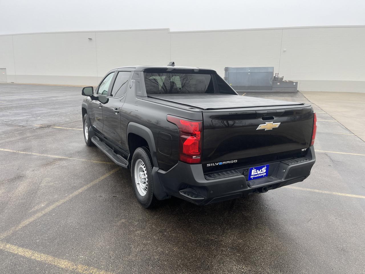 2025 Chevrolet Silverado EV Work Truck Max Range e4WD w/Dual-LevelChargeCord Spray-OnBedliner SoftRollUpTonneauCover AssistSteps Saukville WI