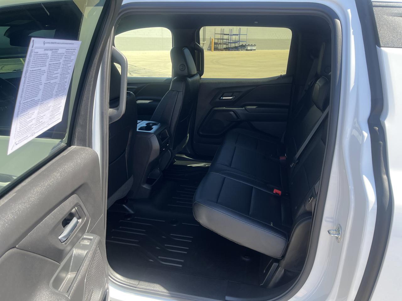 2025 Chevrolet Silverado EV Work Truck Max Range e4WD w/Dual-LevelChargeCord Spray-OnBedliner SoftRollUpTonneauCover AssistSteps Saukville WI