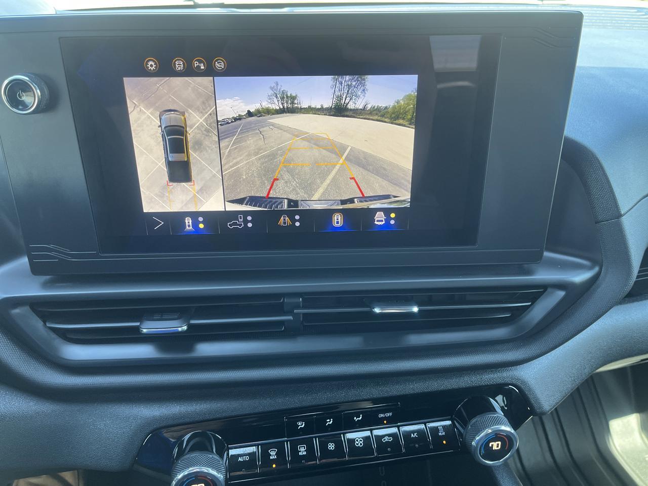 2025 Chevrolet Silverado EV Work Truck Max Range e4WD w/Dual-LevelChargeCord Spray-OnBedliner SoftRollUpTonneauCover AssistSteps Saukville WI