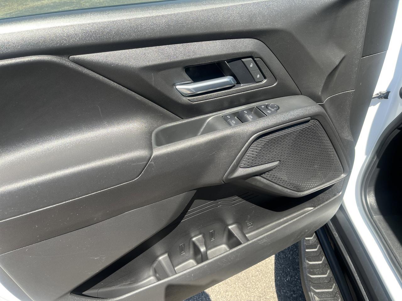 2025 Chevrolet Silverado EV Work Truck Max Range e4WD w/Dual-LevelChargeCord Spray-OnBedliner SoftRollUpTonneauCover AssistSteps Saukville WI