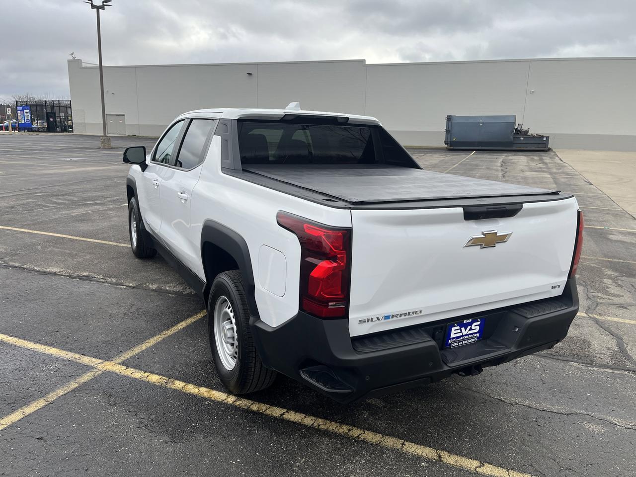 2025 Chevrolet Silverado EV Work Truck Standard Range e4WD w/AdptvCrz Spray-OnBedliner Soft-RollUpTonneauCover HD-SrrndVsn Saukville WI