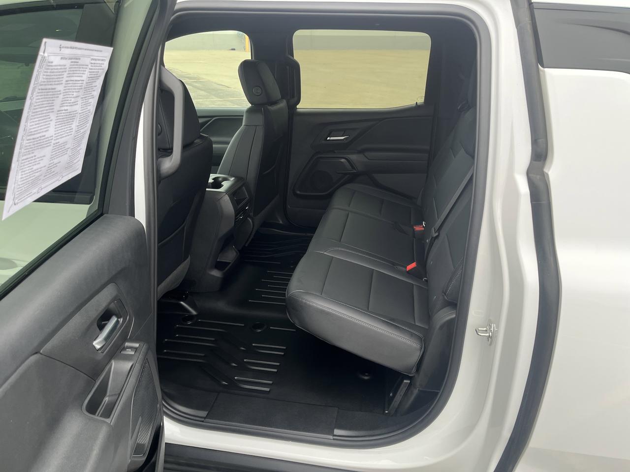 2025 Chevrolet Silverado EV Work Truck Standard Range e4WD w/AdptvCrz Spray-OnBedliner Soft-RollUpTonneauCover HD-SrrndVssn Saukville WI