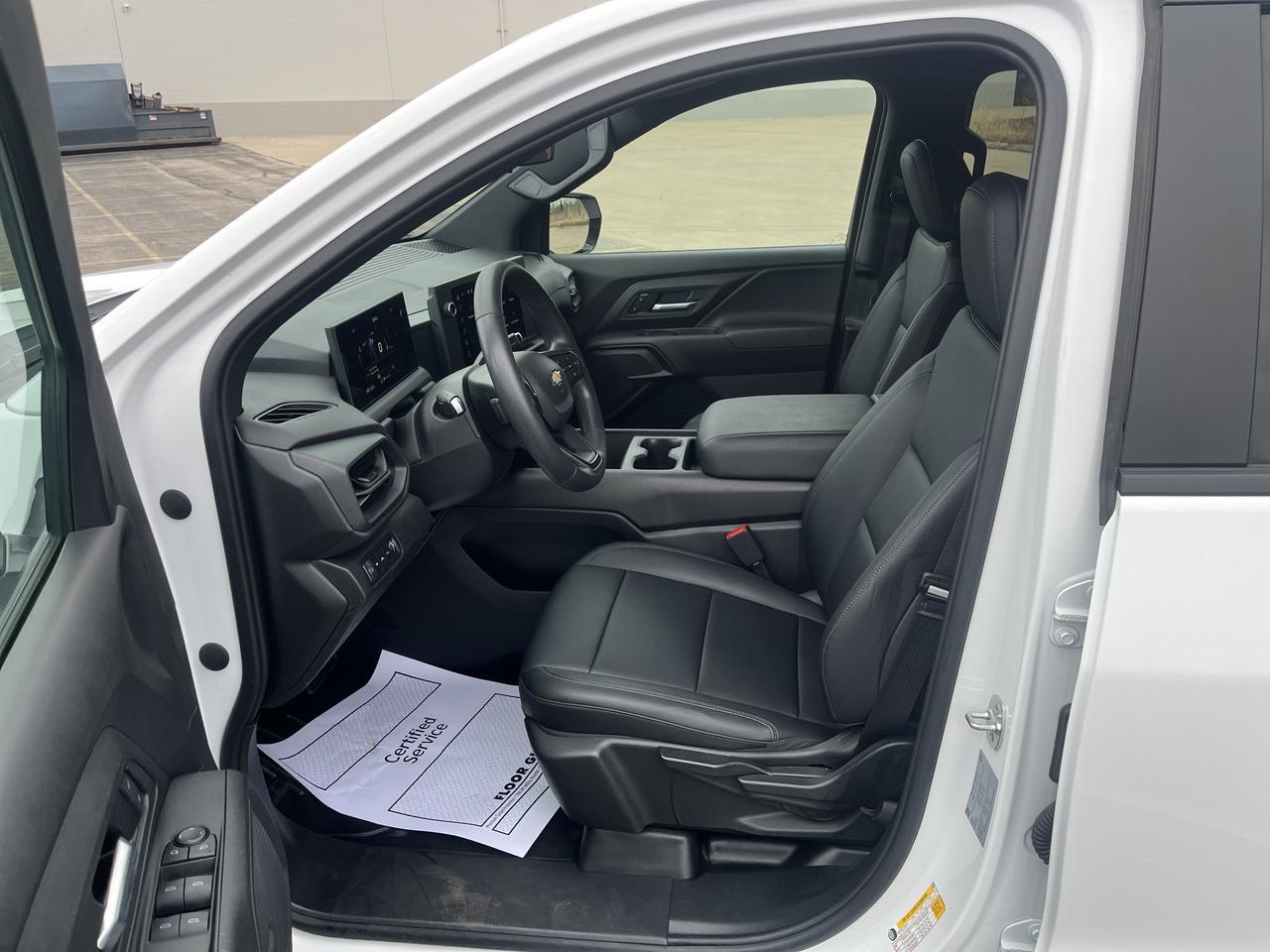 2025 Chevrolet Silverado EV Work Truck Standard Range e4WD w/AdptvCrz Spray-OnBedliner Soft-RollUpTonneauCover HD-SrrndVssn Saukville WI