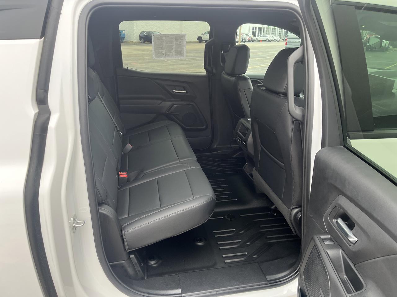 2025 Chevrolet Silverado EV Work Truck Standard Range e4WD w/AdptvCrz Spray-OnBedliner Soft-RollUpTonneauCover HD-SrrndVssn Saukville WI