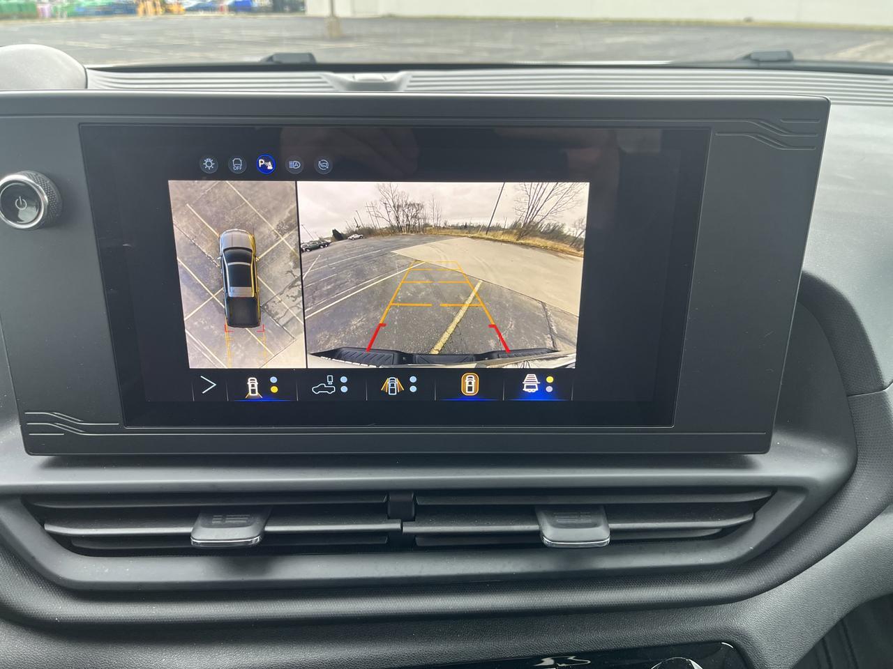 2025 Chevrolet Silverado EV Work Truck Standard Range e4WD w/AdptvCrz Spray-OnBedliner Soft-RollUpTonneauCover HD-SrrndVssn Saukville WI
