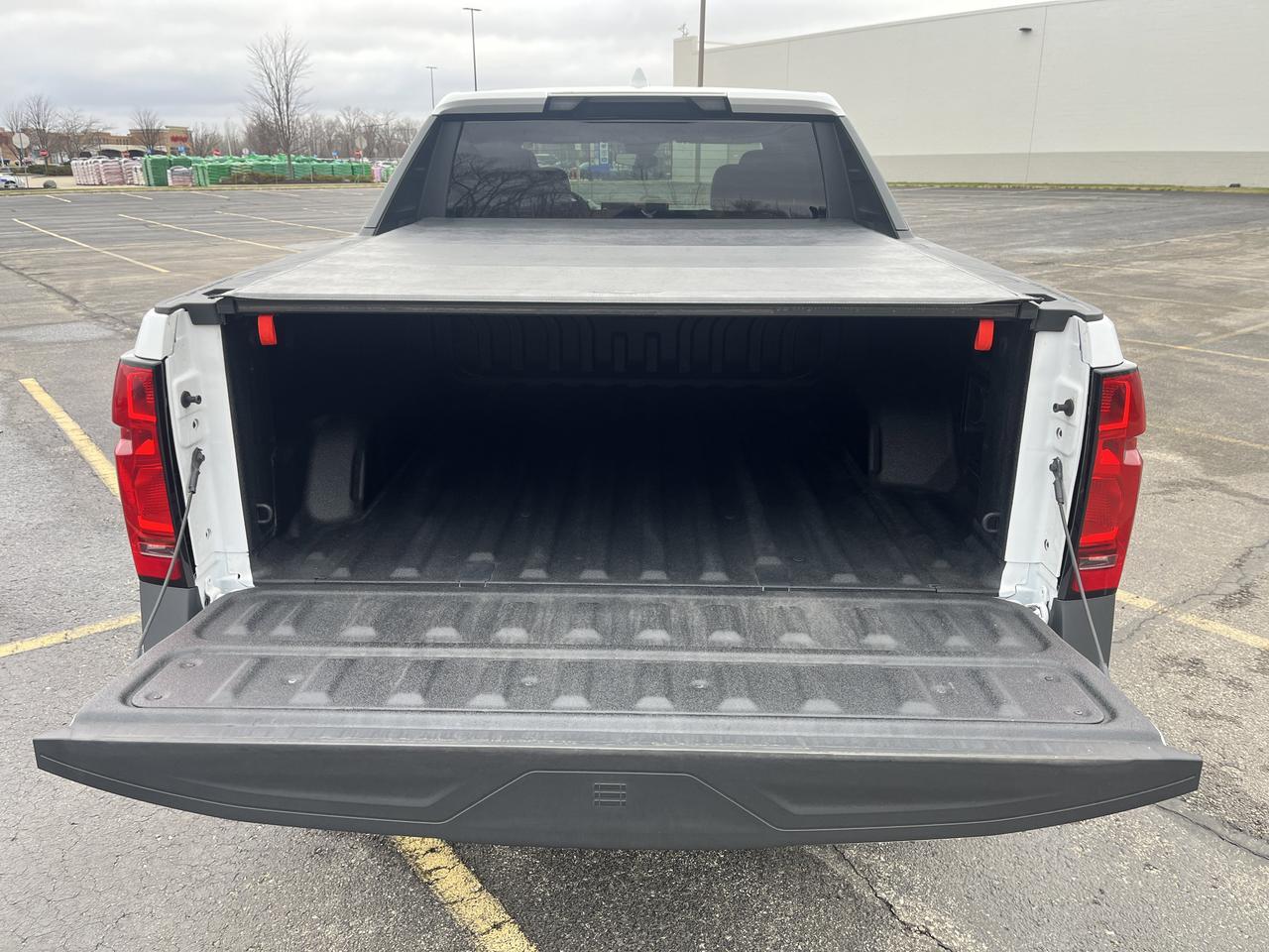 2025 Chevrolet Silverado EV Work Truck Standard Range e4WD w/AdptvCrz Spray-OnBedliner Soft-RollUpTonneauCover HD-SrrndVssn Saukville WI
