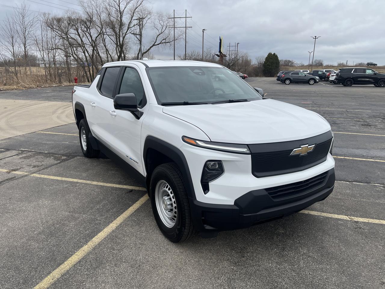 2025 Chevrolet Silverado EV Work Truck Standard Range e4WD w/AdptvCrz Spray-OnBedliner Soft-RollUpTonneauCover HD-SrrndVssn Saukville WI