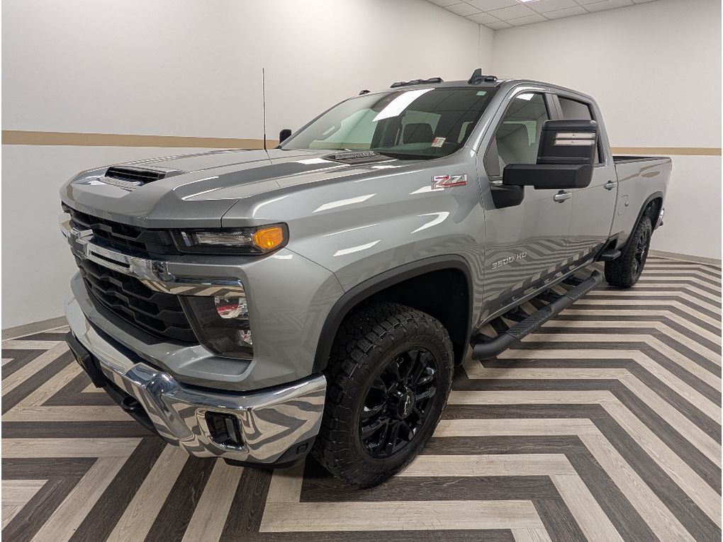 2025 Chevrolet Silverado LT Diesel