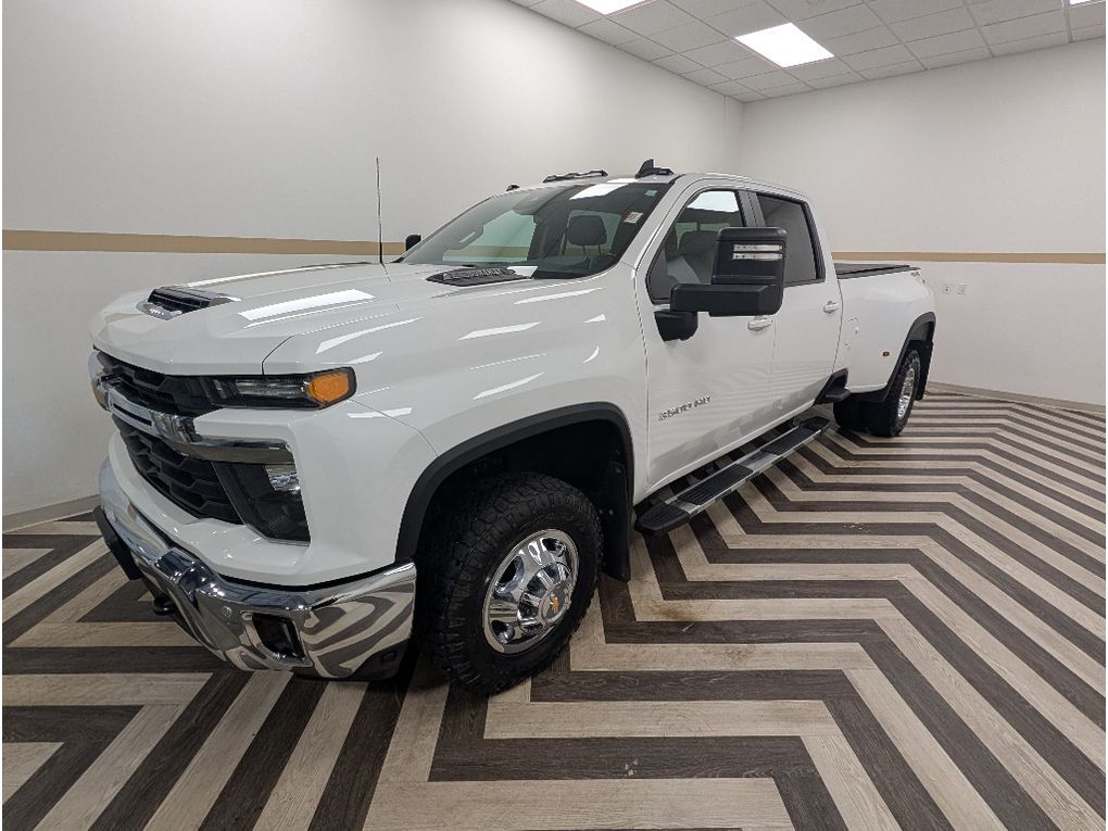 2025 Chevrolet Silverado LT Diesel