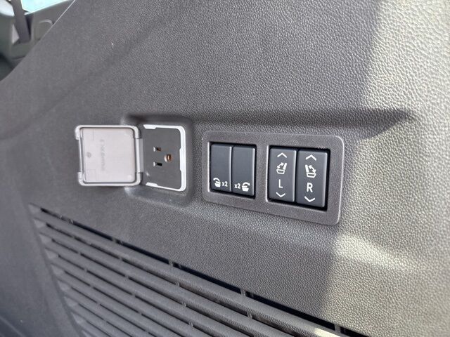 2025 Chevrolet Suburban High Country  TX